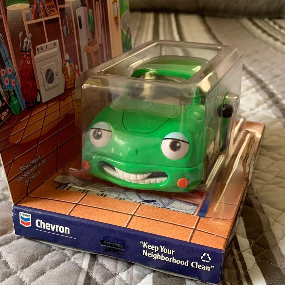 Kelly Kompact-The Chevron Cars Vintage Collectible 1998 🆕